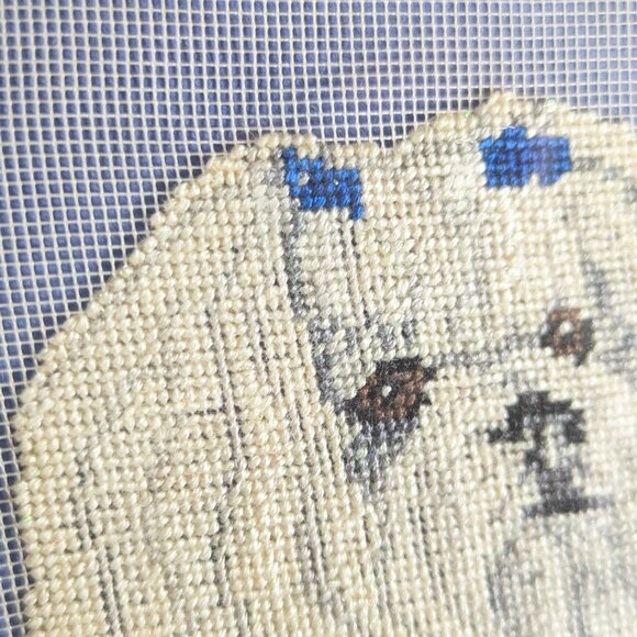 Finished and framed needlepoint / cross stitch art Maltese dog portrait - Picture 4 of 6